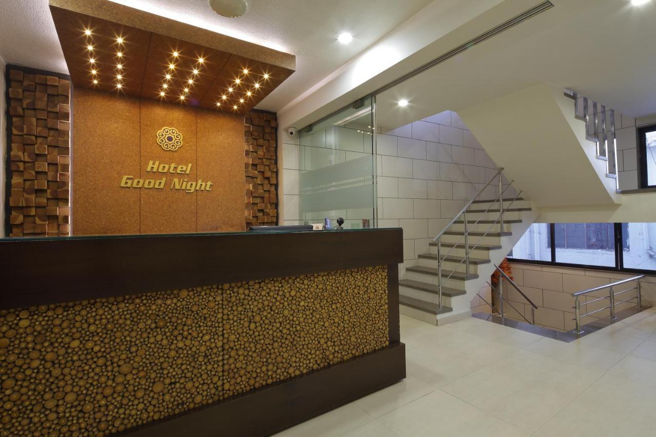 Hotel Good Night Αχμπανταμπάντ Εξωτερικό φωτογραφία