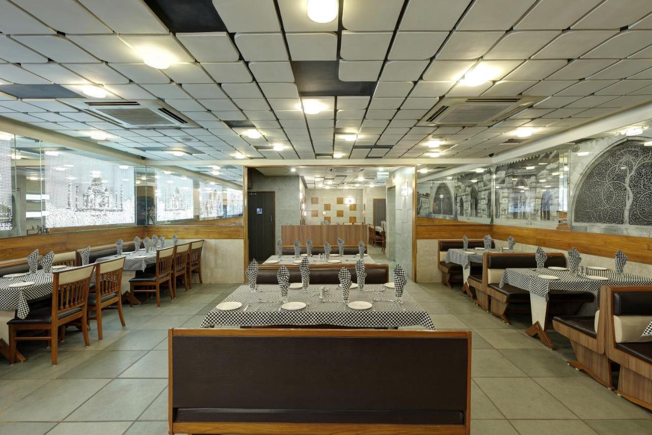 Hotel Good Night Αχμπανταμπάντ Εξωτερικό φωτογραφία