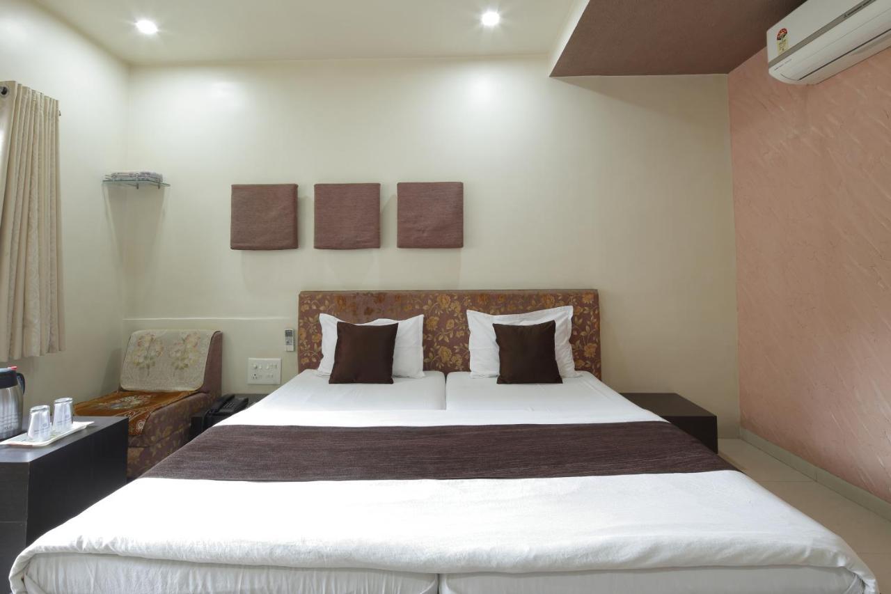 Hotel Good Night Αχμπανταμπάντ Εξωτερικό φωτογραφία
