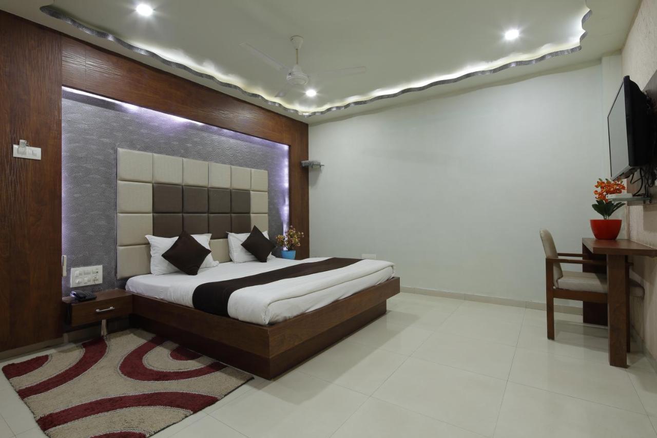 Hotel Good Night Αχμπανταμπάντ Εξωτερικό φωτογραφία