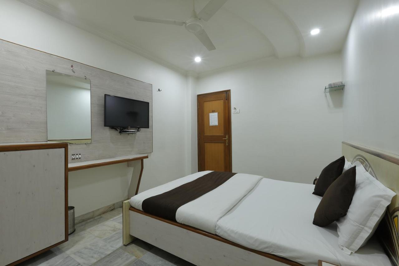 Hotel Good Night Αχμπανταμπάντ Εξωτερικό φωτογραφία