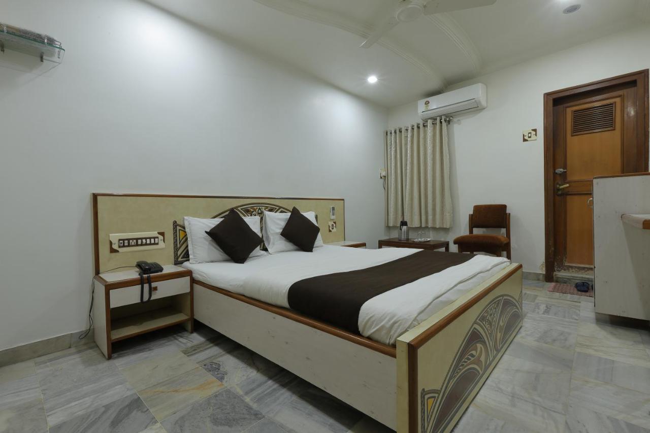 Hotel Good Night Αχμπανταμπάντ Εξωτερικό φωτογραφία