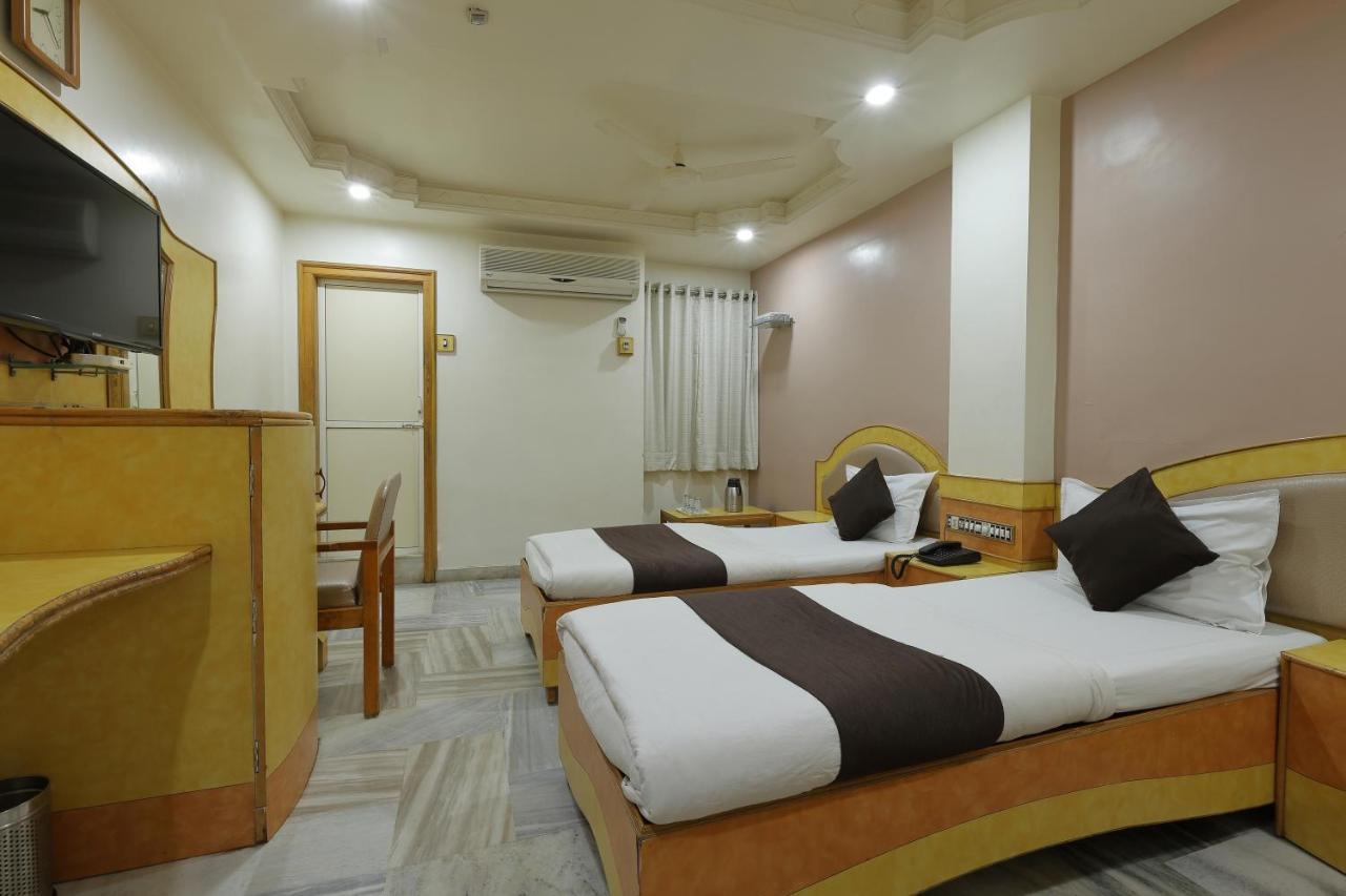 Hotel Good Night Αχμπανταμπάντ Εξωτερικό φωτογραφία