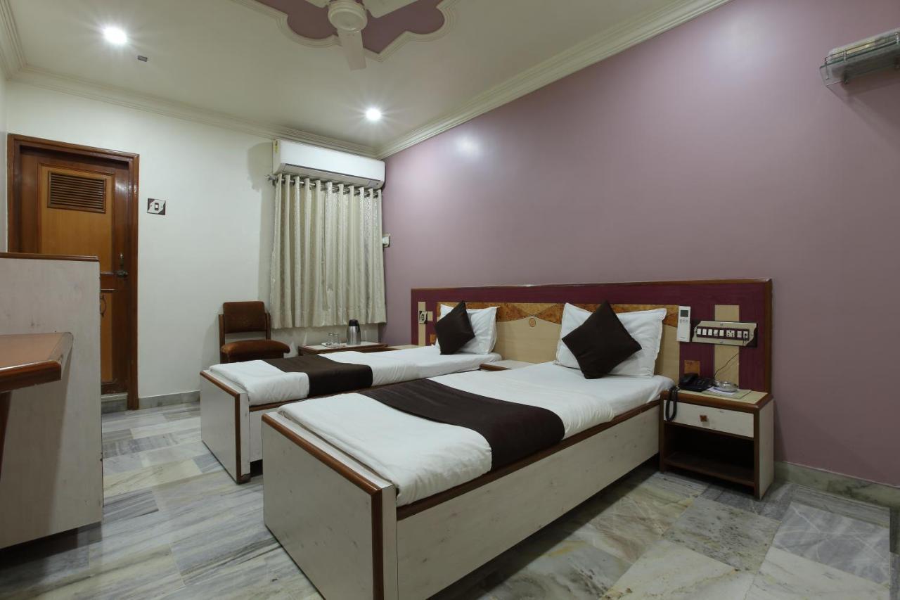 Hotel Good Night Αχμπανταμπάντ Εξωτερικό φωτογραφία