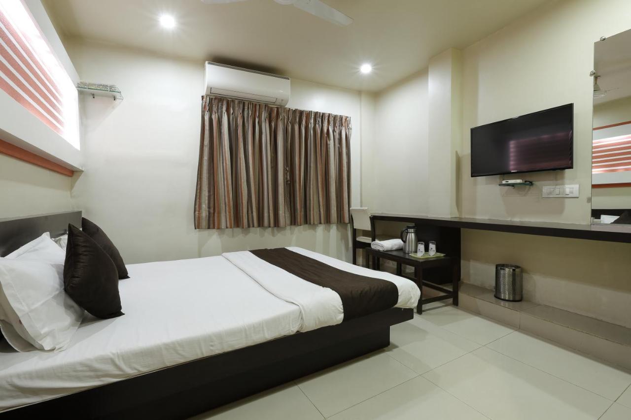 Hotel Good Night Αχμπανταμπάντ Εξωτερικό φωτογραφία