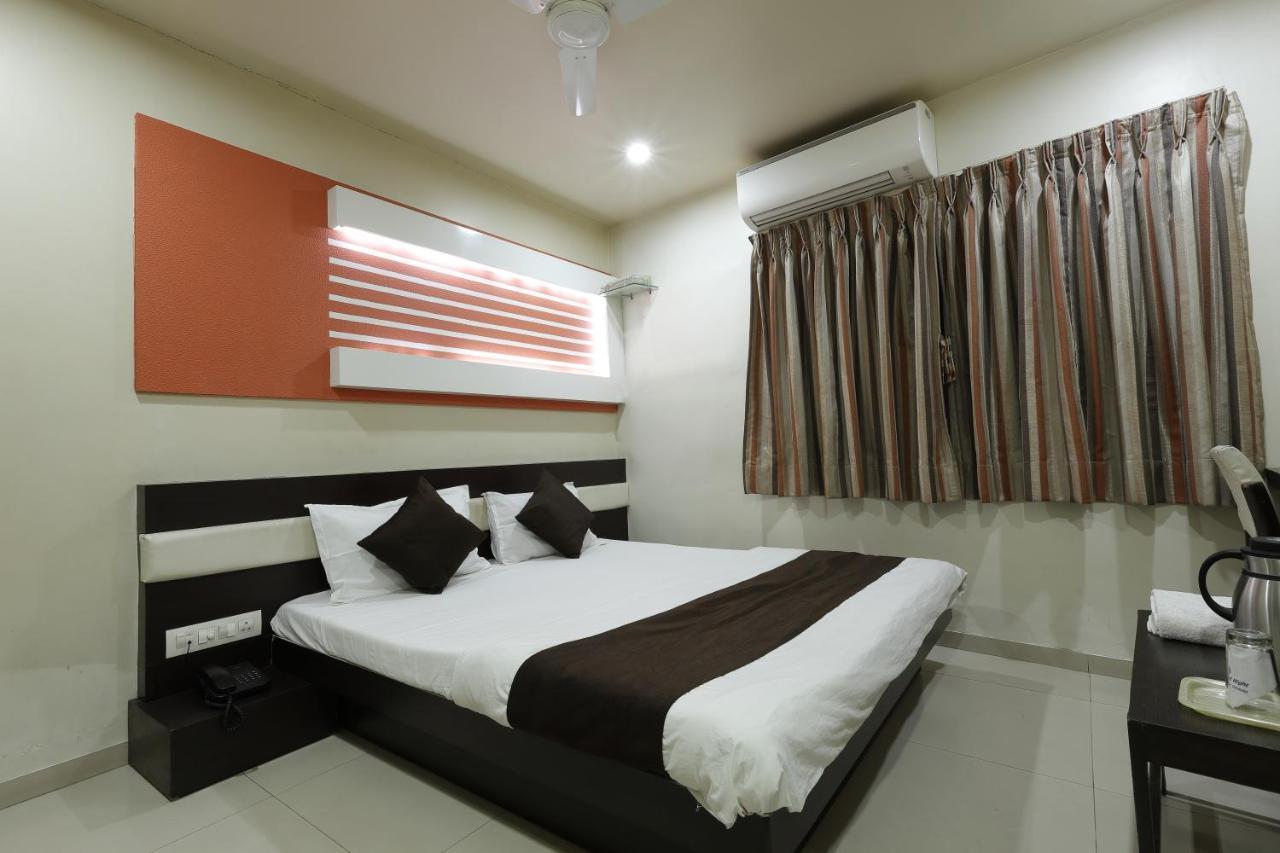 Hotel Good Night Αχμπανταμπάντ Εξωτερικό φωτογραφία