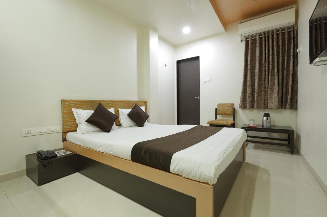 Hotel Good Night Αχμπανταμπάντ Εξωτερικό φωτογραφία