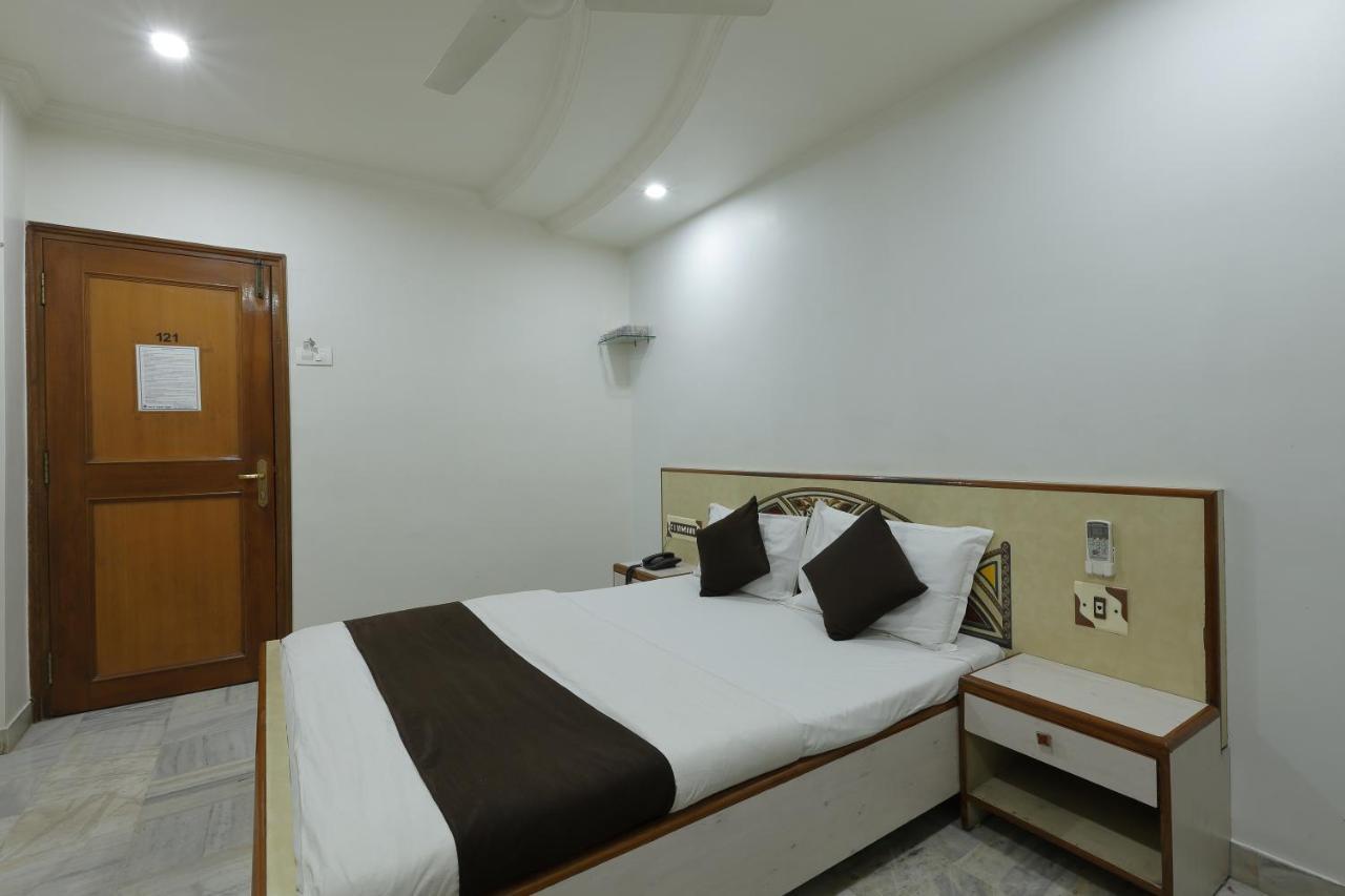 Hotel Good Night Αχμπανταμπάντ Εξωτερικό φωτογραφία